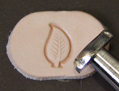 Punziereisen / Prägewerkzeug / Lederstempel L954 ( Bä-04 )